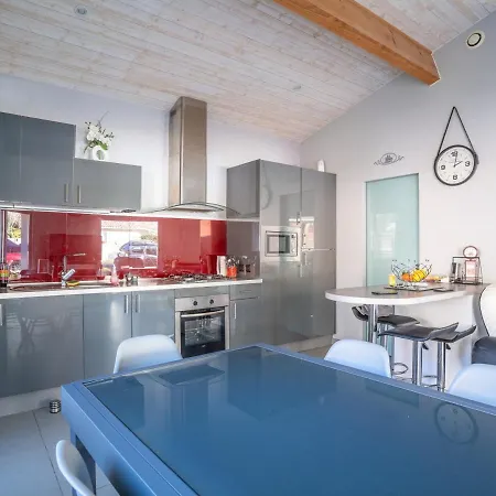 Maison Contemporaine à - 6 Pers, Proche Lac, Jardin, Quartier Calme, Avec Wifi - Fr-1-521-112 *